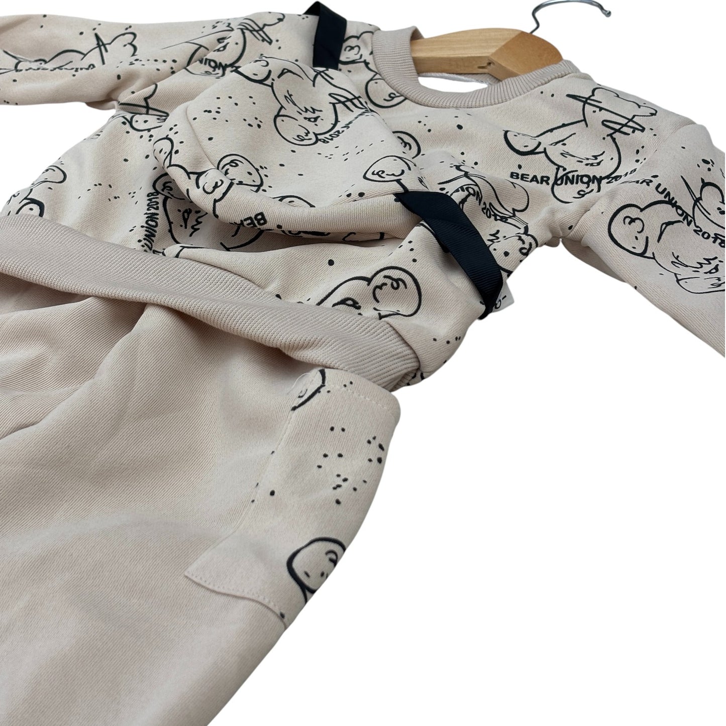 4 Cream Color Boys Sweatshirt With Joggers (1 Bag)_kidzysmile