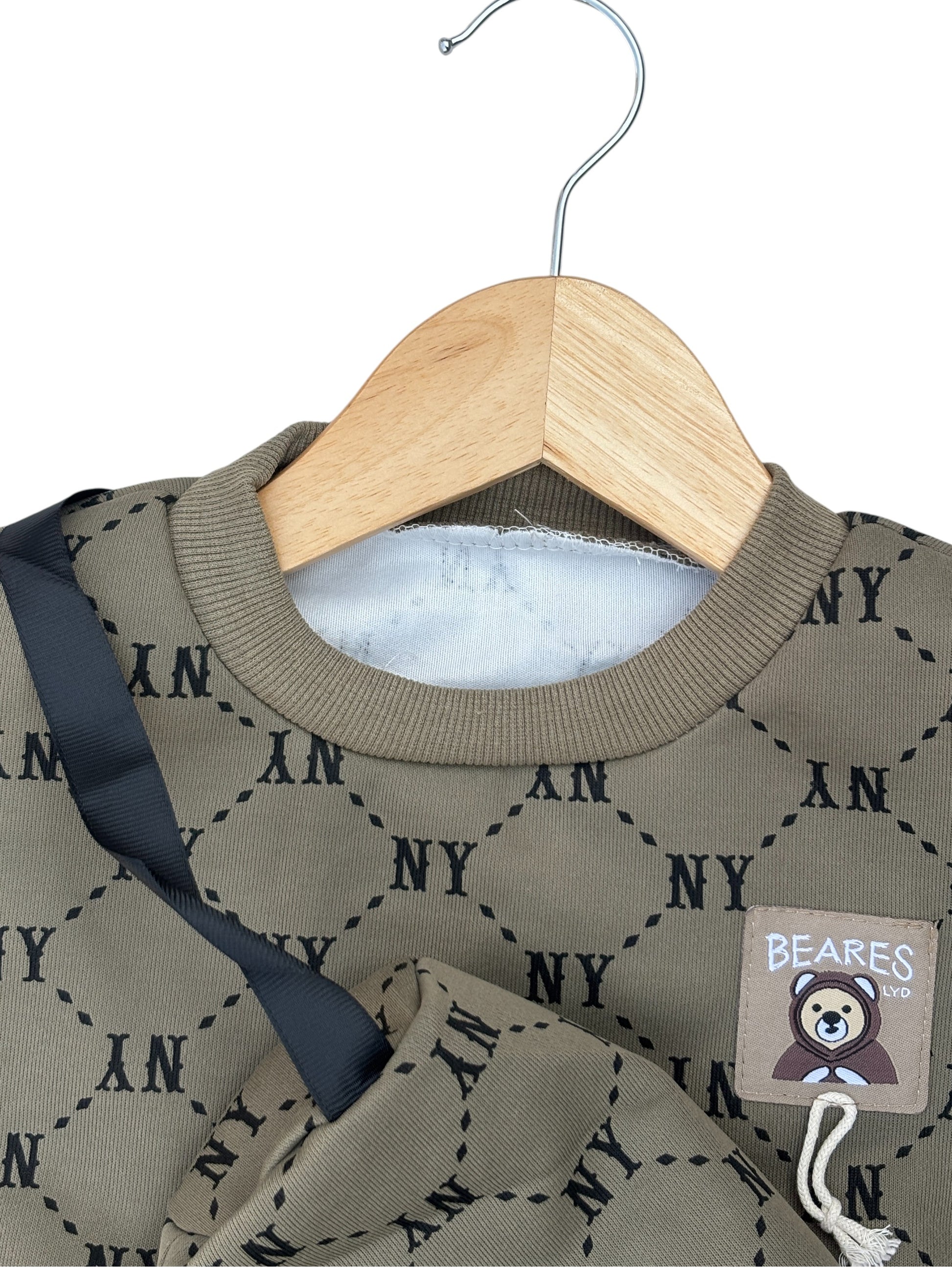 6 Boys Sweatshirt & Joggers with (1 Bag)_kidzysmile